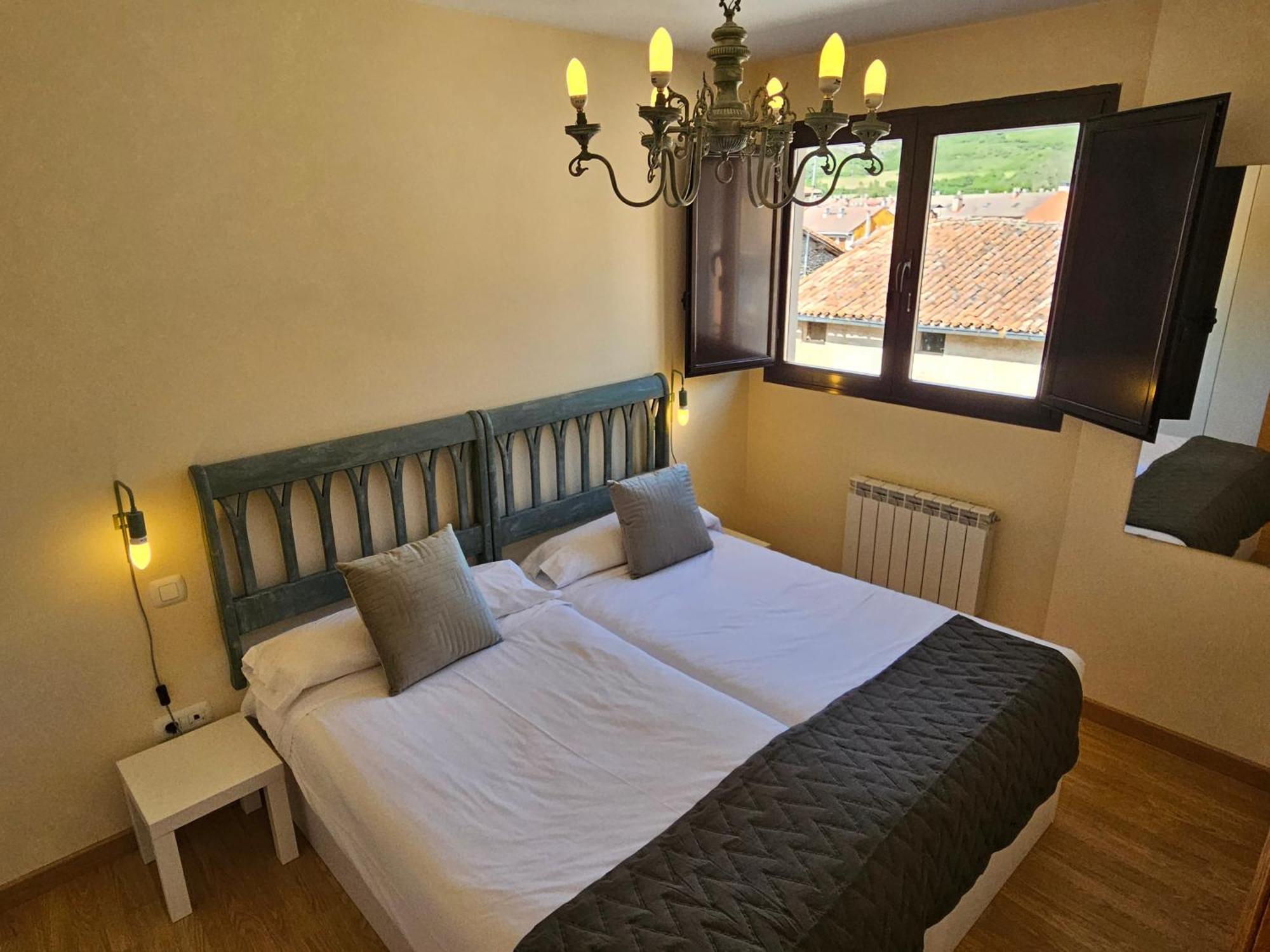 Apartamentos Palacio Azcarate Calle Calvario Ezcaray Kültér fotó